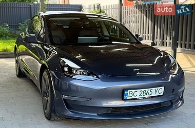 Седан Tesla Model 3 2022 в Львове