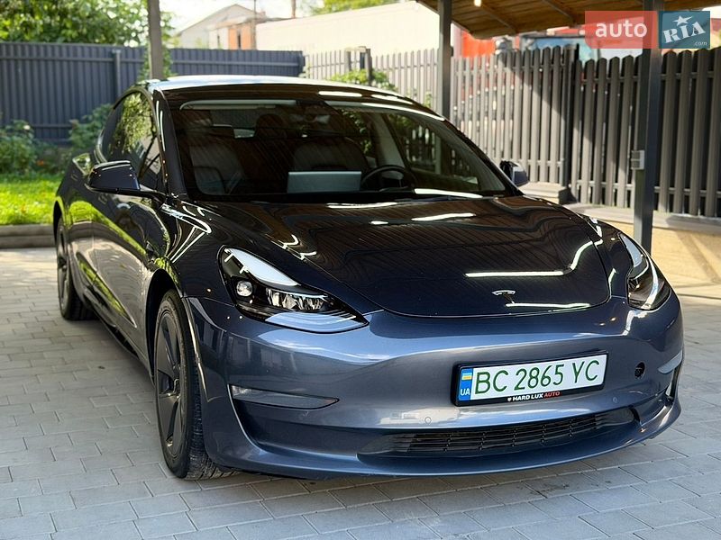 Седан Tesla Model 3 2022 в Львове