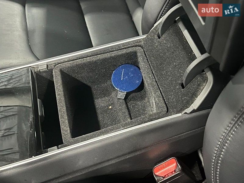 Седан Tesla Model 3 2018 в Одессе