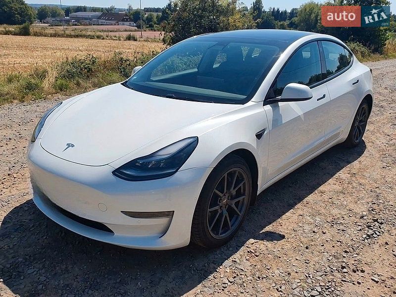 Tesla Model 3 2021