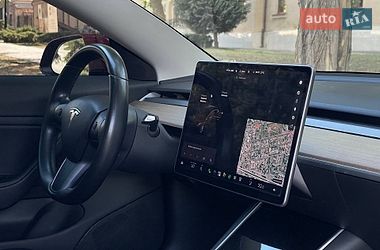 Седан Tesla Model 3 2018 в Николаеве