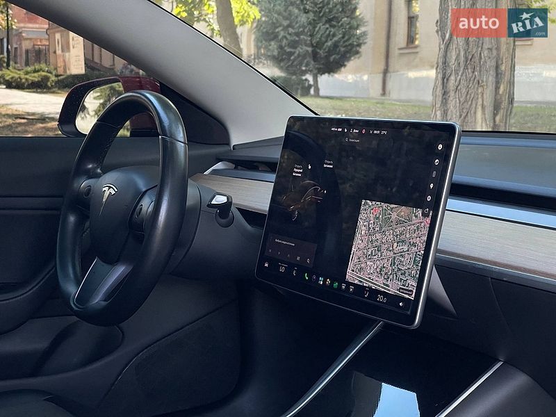 Седан Tesla Model 3 2018 в Николаеве