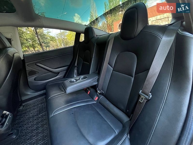Седан Tesla Model 3 2018 в Николаеве