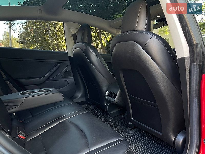Седан Tesla Model 3 2018 в Николаеве