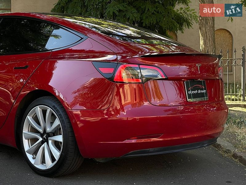 Седан Tesla Model 3 2018 в Николаеве