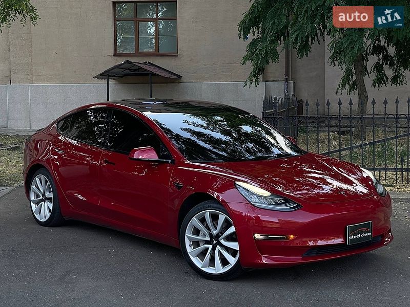 Седан Tesla Model 3 2018 в Николаеве