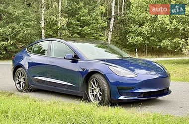 Седан Tesla Model 3 2022 в Сумах