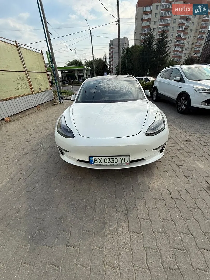 2020 Tesla Model 3 - фото 1