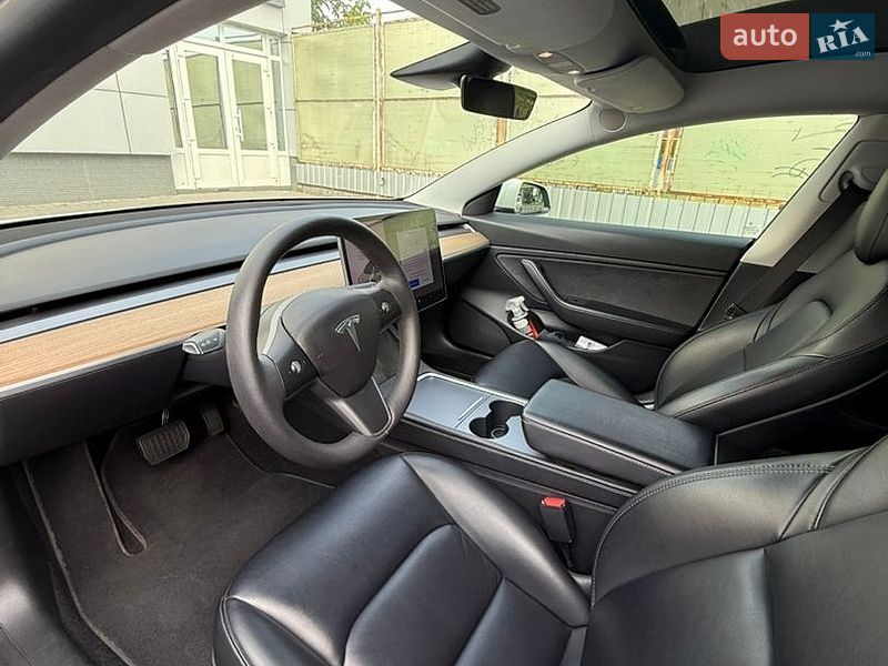 Седан Tesla Model 3 2020 в Хмельницком