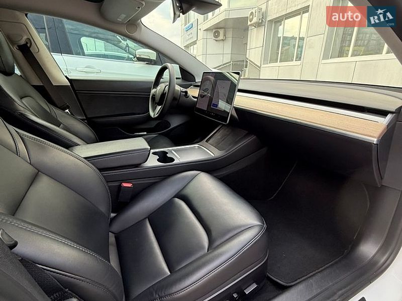 Седан Tesla Model 3 2020 в Хмельницькому