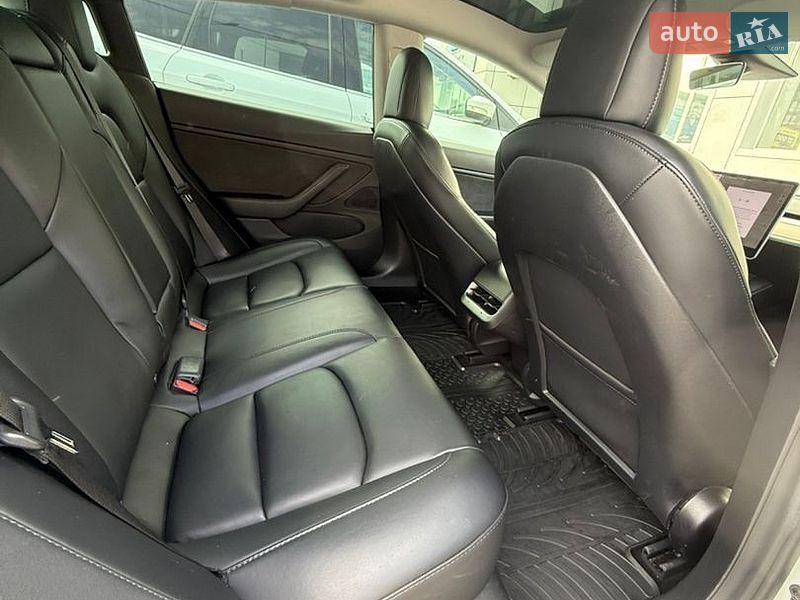 Седан Tesla Model 3 2020 в Хмельницькому
