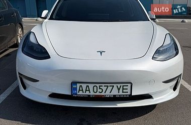 Седан Tesla Model 3 2023 в Киеве