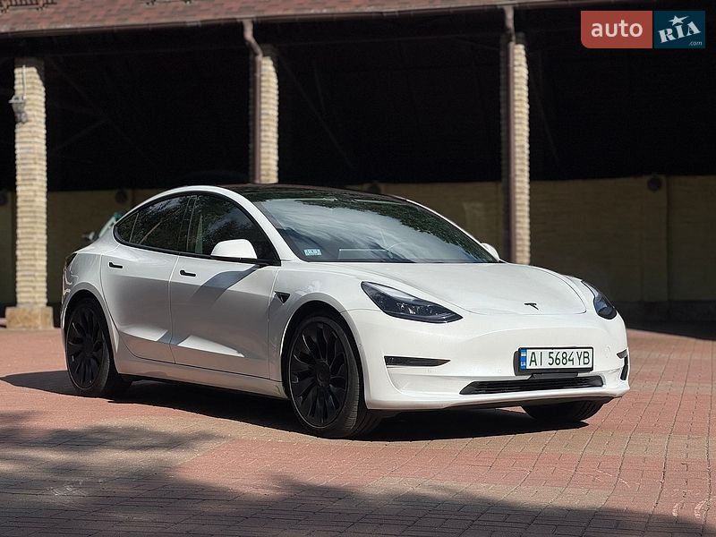 Седан Tesla Model 3 2021 в Києві