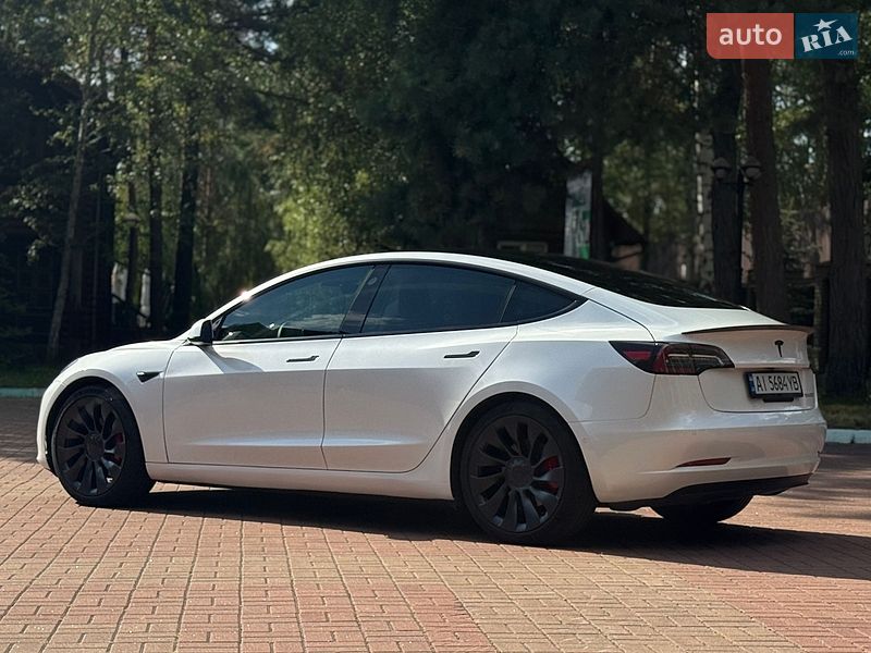 Седан Tesla Model 3 2021 в Києві