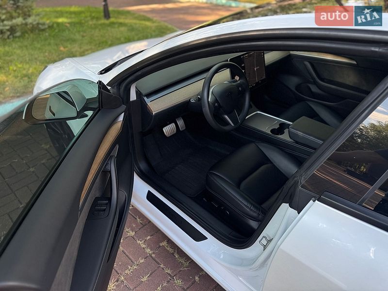 Седан Tesla Model 3 2021 в Києві