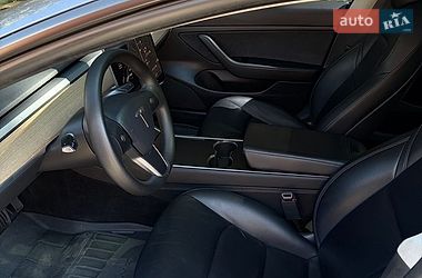Седан Tesla Model 3 2020 в Виннице