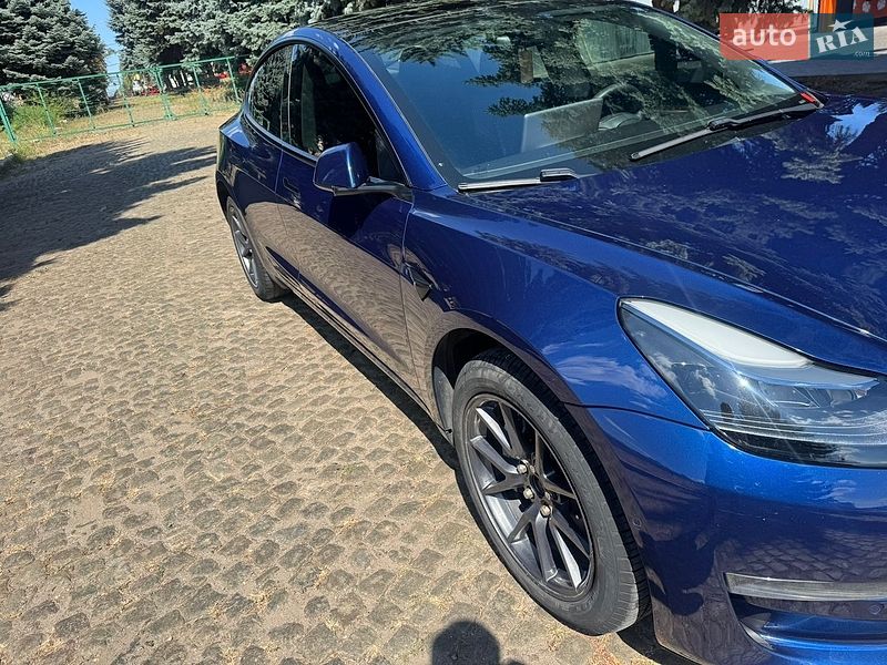 Седан Tesla Model 3 2021 в Кропивницькому