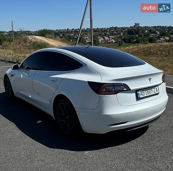 Седан Tesla Model 3 2019 в Тальном фото 7 Седан Tesla Model 3 2019 в Тальном