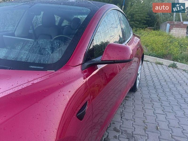 Седан Tesla Model 3 2022 в Коломиї
