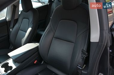 Седан Tesla Model 3 2023 в Києві