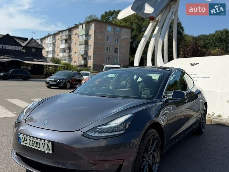 Tesla Model 3 2020
