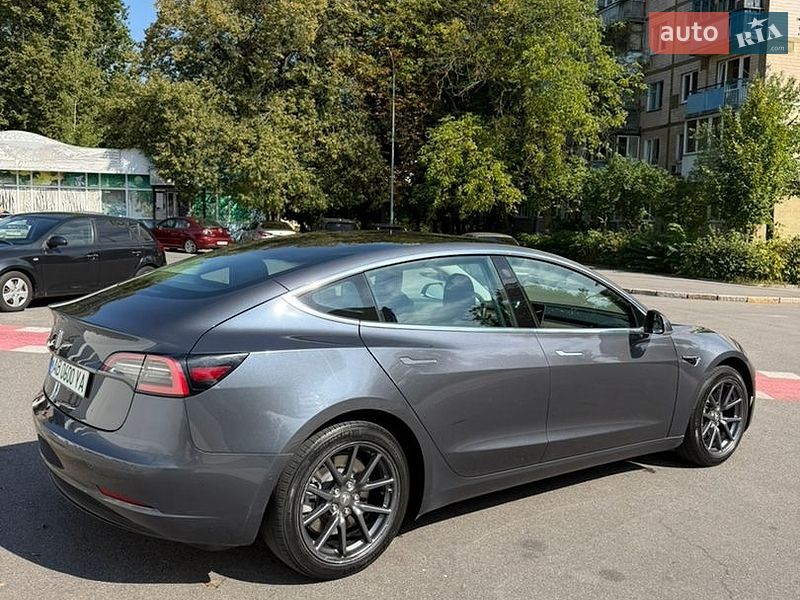 Седан Tesla Model 3 2020 в Виннице