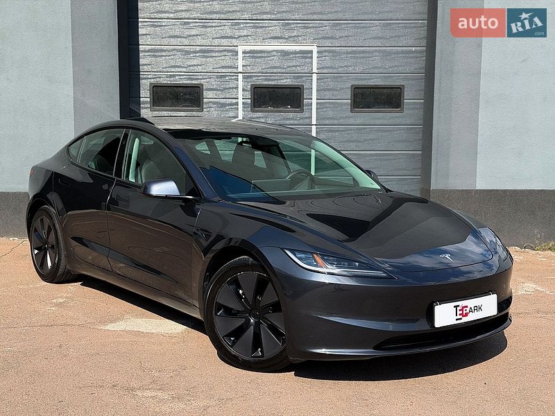 Седан Tesla Model 3 2024 в Киеве
