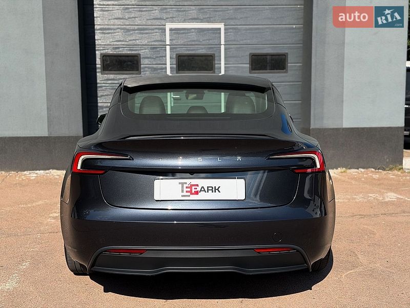 Седан Tesla Model 3 2024 в Києві