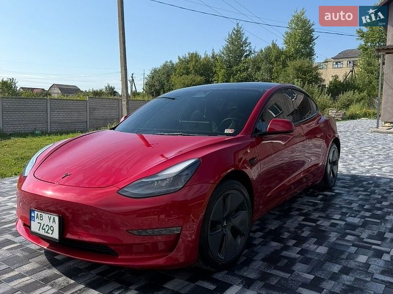 Седан Tesla Model 3 2022 в Виннице