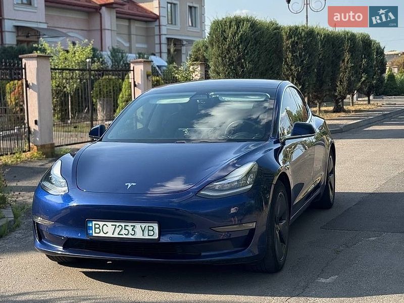 Седан Tesla Model 3 2019 в Шептицькому