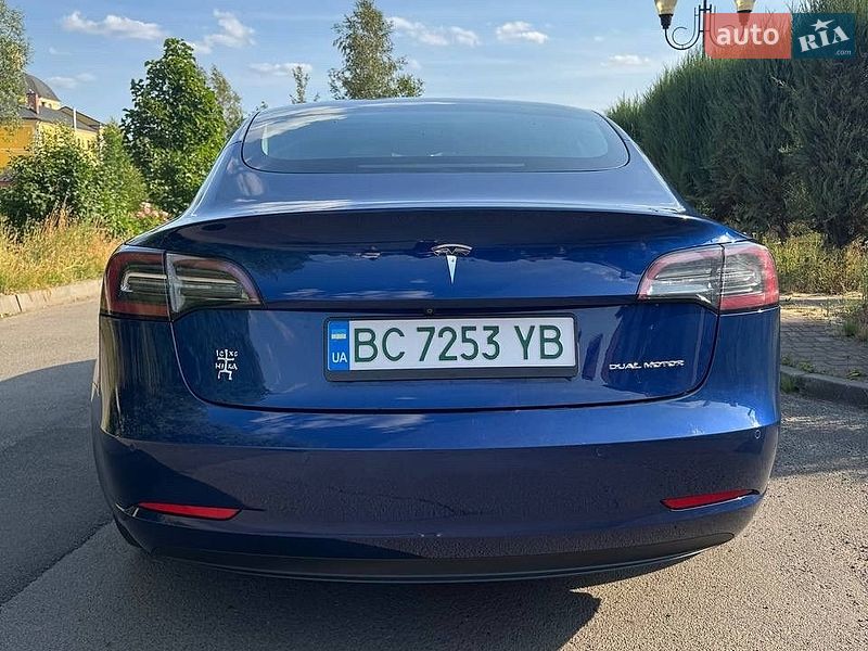 Седан Tesla Model 3 2019 в Шептицькому