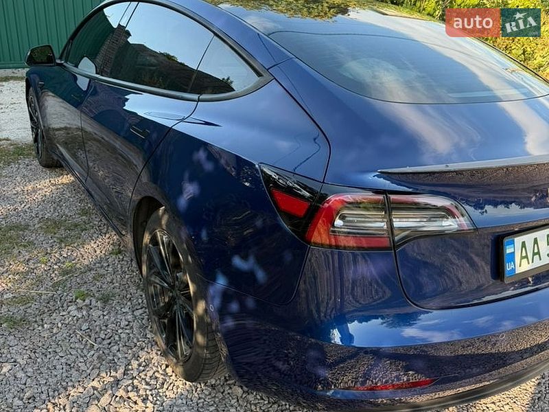 Седан Tesla Model 3 2021 в Борисполі