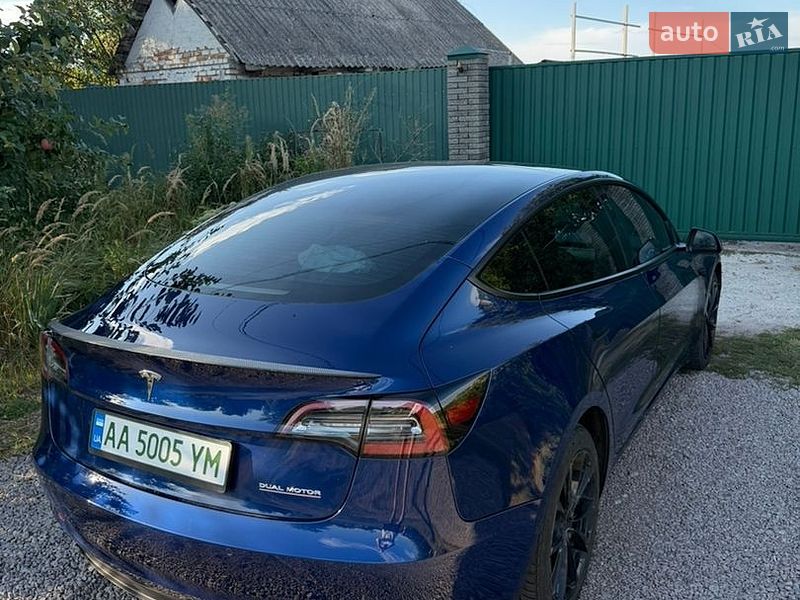 Седан Tesla Model 3 2021 в Борисполі