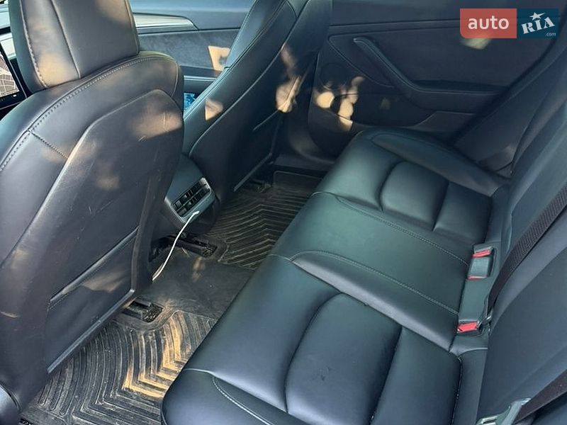 Седан Tesla Model 3 2021 в Борисполі