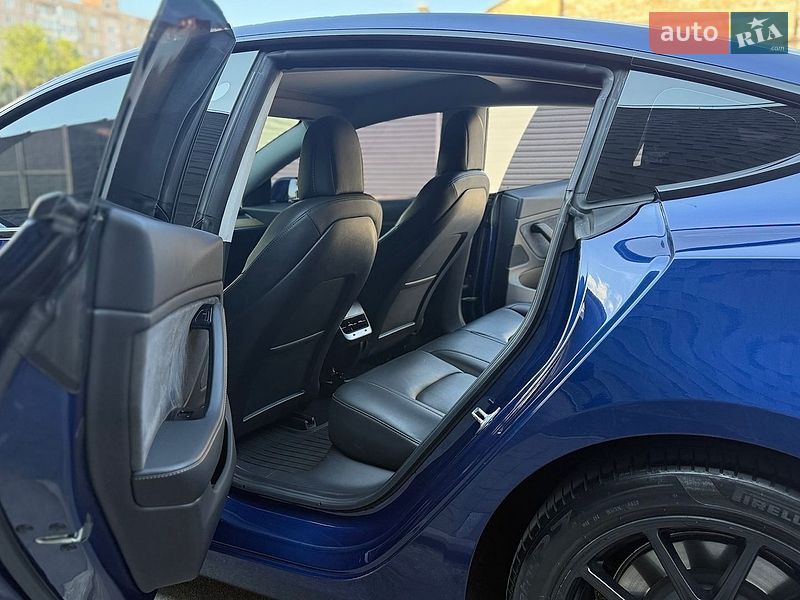Седан Tesla Model 3 2019 в Запоріжжі