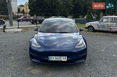 Седан Tesla Model 3 2022 в Хмельницком
