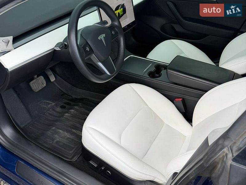 Седан Tesla Model 3 2022 в Хмельницком