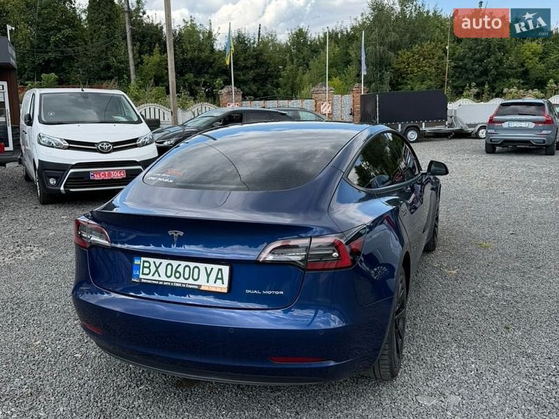 Седан Tesla Model 3 2022 в Хмельницком