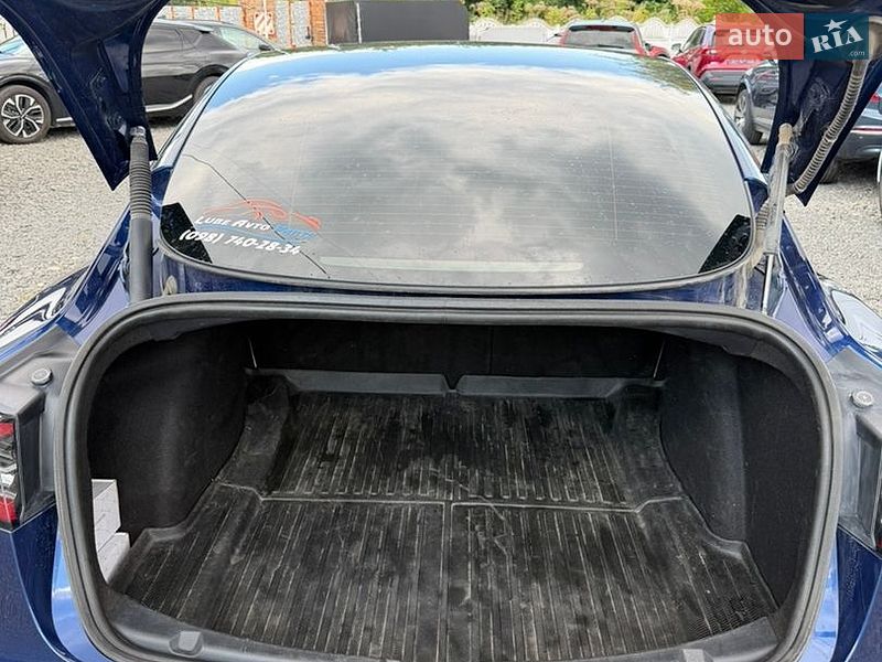 Седан Tesla Model 3 2022 в Хмельницком