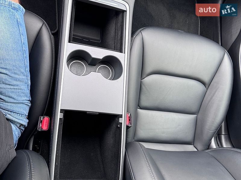 Седан Tesla Model 3 2020 в Стрию фото 29 Седан Tesla Model 3 2020 в Стрию