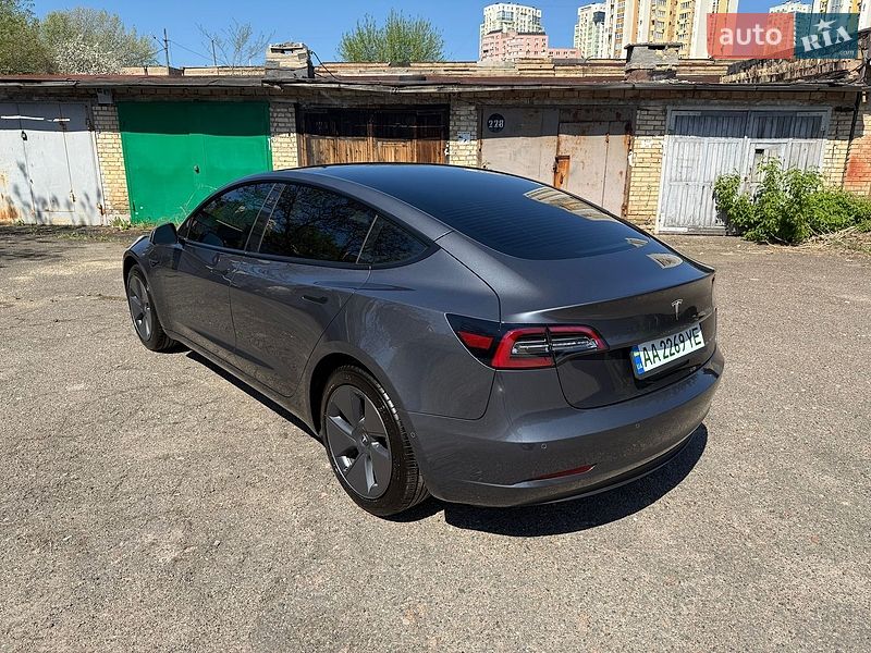 Седан Tesla Model 3 2022 в Києві
