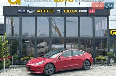 Седан Tesla Model 3 2018 в Львове