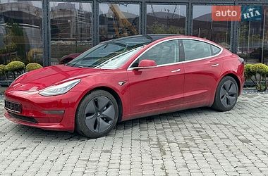 Седан Tesla Model 3 2018 в Львове