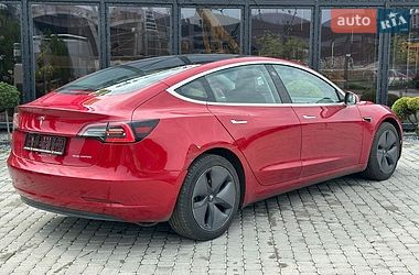 Седан Tesla Model 3 2018 в Львове