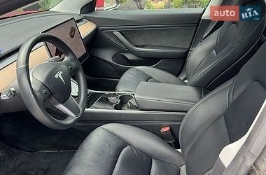 Седан Tesla Model 3 2018 в Львове