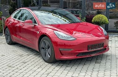 Седан Tesla Model 3 2018 в Львове