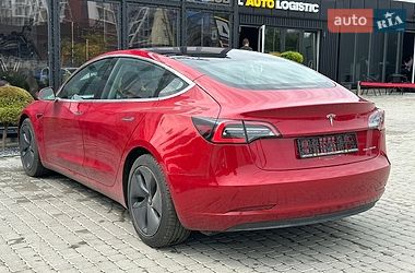 Седан Tesla Model 3 2018 в Львове