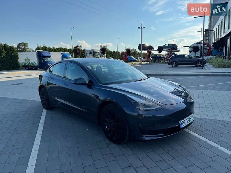 Седан Tesla Model 3 2022 в Львові