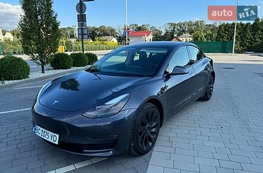 Седан Tesla Model 3 2022 в Львові