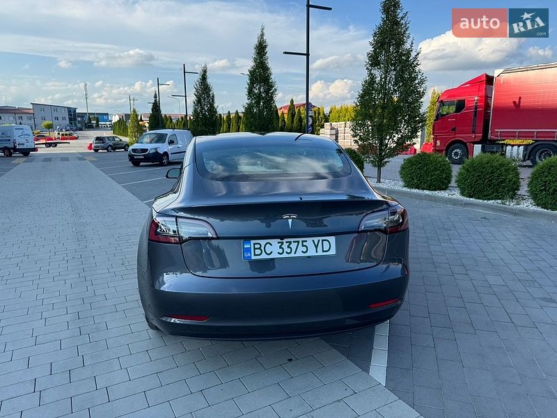 Седан Tesla Model 3 2022 в Львові